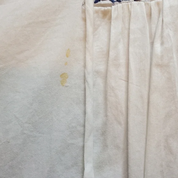 Selling Beautiful Women's Blue & White Long Sleeved Top with Floral Design - Picture 10 of 10